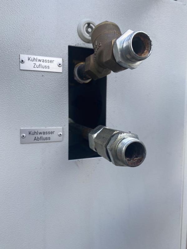 Universal Temperiergerät Oil Advanced mit Elektroheizung und Anschlüssen für Fremdkühlung