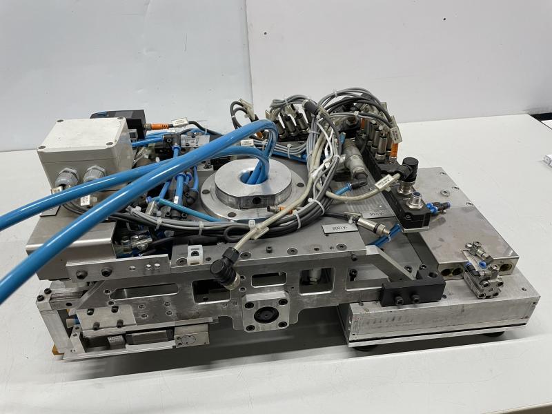 Vakuum-Hebegerät, Vakuumheber,  Sonderanfertigung als Handlinggerät für einen Industrieroboter