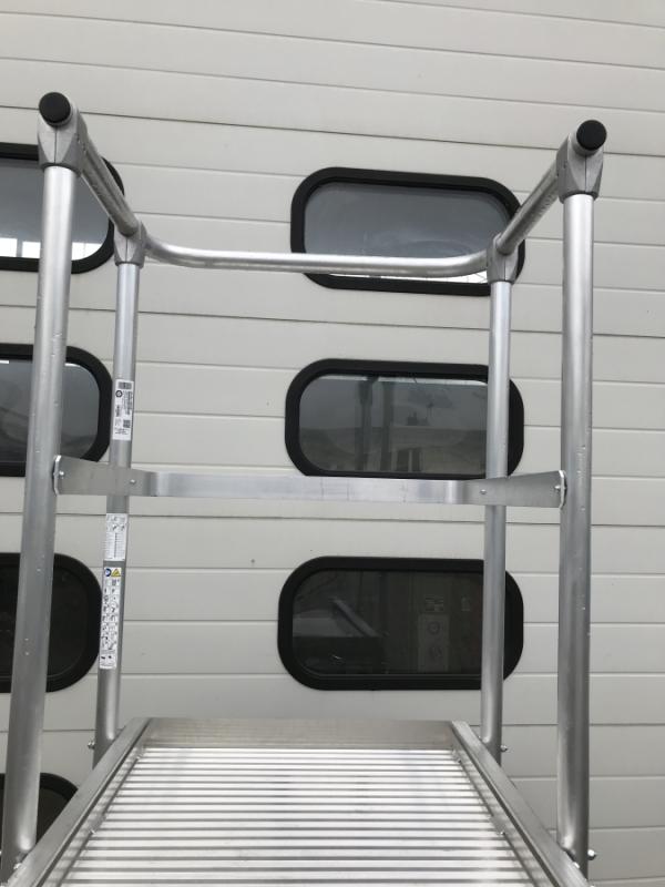 Fahrbare Podestleiter, ALU Plattformtreppe 7 Stufen + Podest