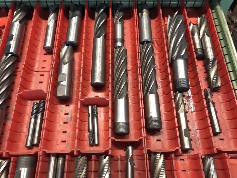 Posten Fräser (über 40 Stück), Schaftfräser, Schruppfräser, Radienfräser, Spiralbohrer