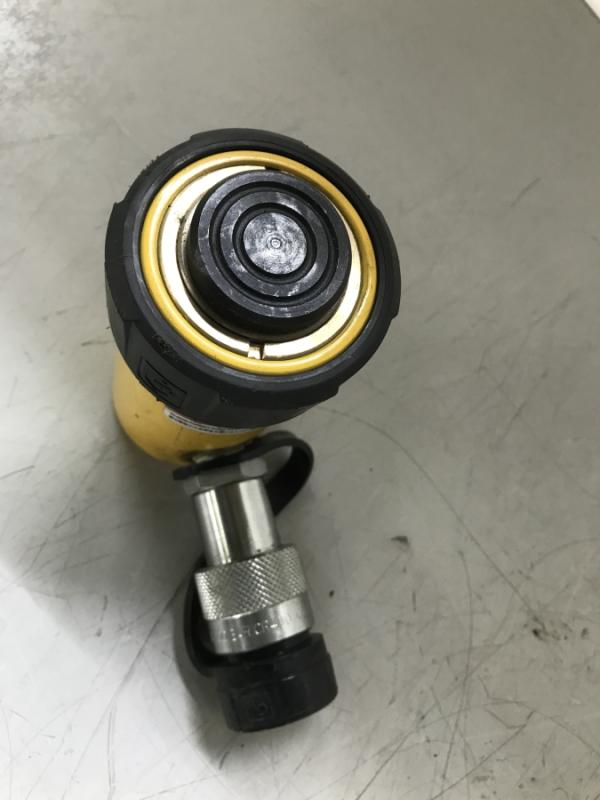 Einfachwirkender Hydraulikzylinder mit Federrückzug, Hydraulikstempel Hublast: 10 ton. 