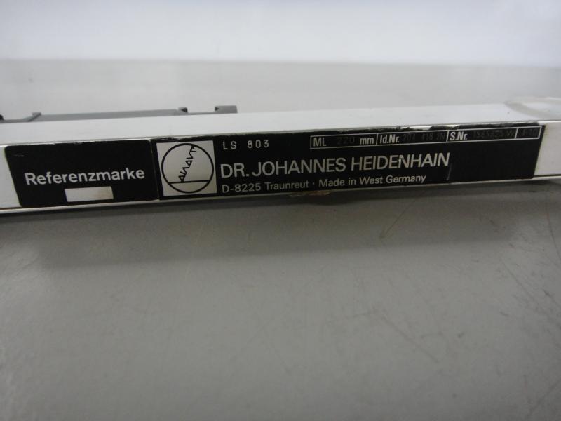 Defekter Glasmaßstab, inkrementales Längenmesssystem, Maßstab mit Glaslineal für Positionsanzeige