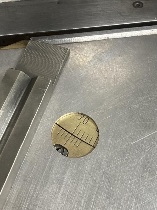 Hydr. Ausklinkmaschine mit Winkelverstellung