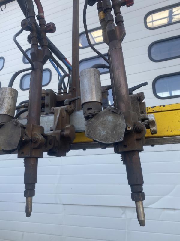 Brennschneidmaschine mit fotooptischer Nachlaufsteuerung