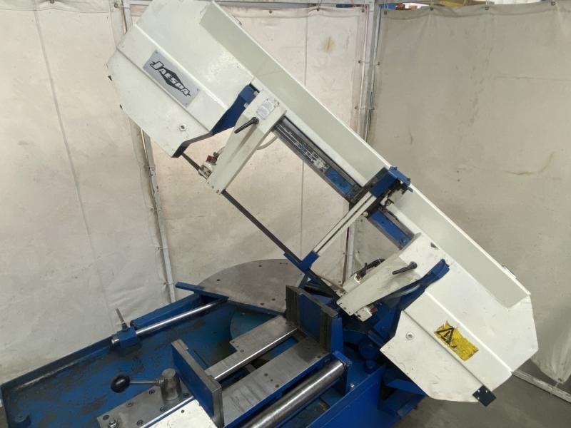 Horizontal-Gehrungsbandsäge in Schwenkbügelausführung