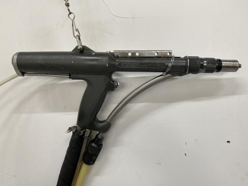 Vollautomatische Blindnietmaschine, Nietautomat Blindnietautomat, Nietgerät mit Zuführanlage