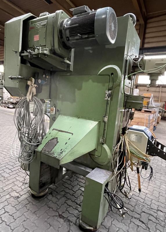 Exzenter Stanzautomat mit NC Walzenvorschub EBU Doppelständer - Exzenterpresse Exzenter Stanzautomat mit NC Walzenvorschub EBU Doppelständer - Exzenterpresse