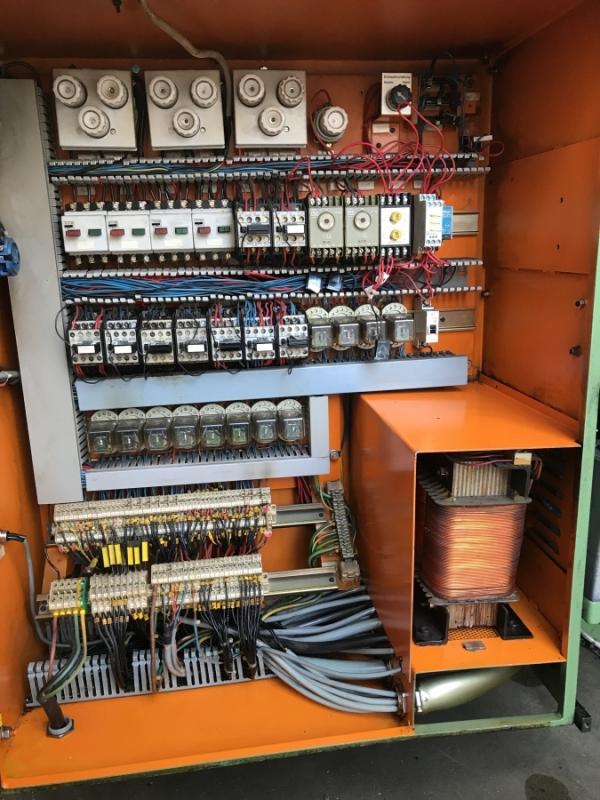 Univ. Werkzeugfräsmaschine, Fräsmaschine mit Handrädern und Digitalanzeige HEIDENHAIN