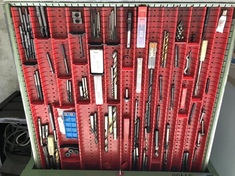 Posten Fräser, Schaftfräser, Schruppfräser, Schruppschlichtfräser, Radienfräser, Spiralbohrer, Reibahlen und Gewindebohrer