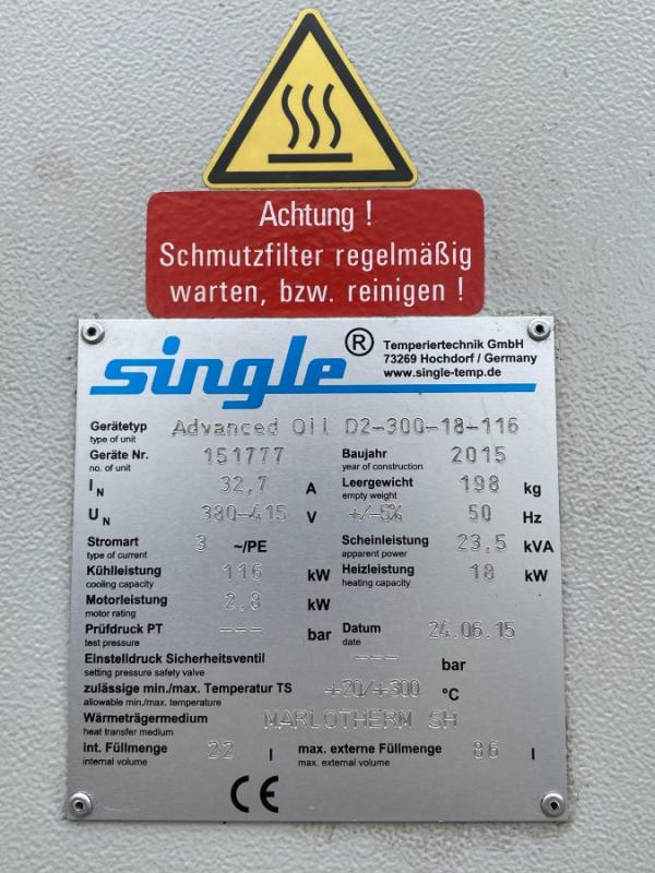 Universal Temperiergerät Oil Advanced mit Elektroheizung und Anschlüssen für Fremdkühlung