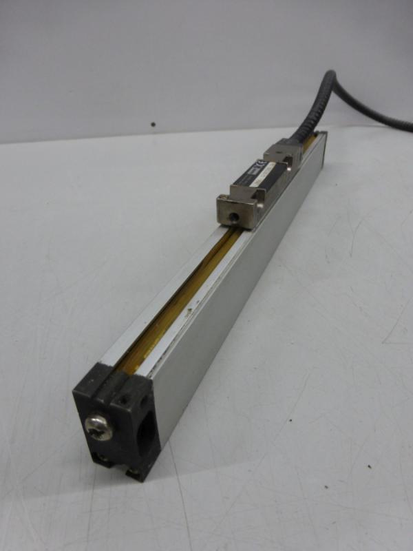 Glasmaßstab, inkrementales Längenmesssystem, Linear Scale, Linear Encoder, Maßstab mit Glaslineal für Positionsanzeige