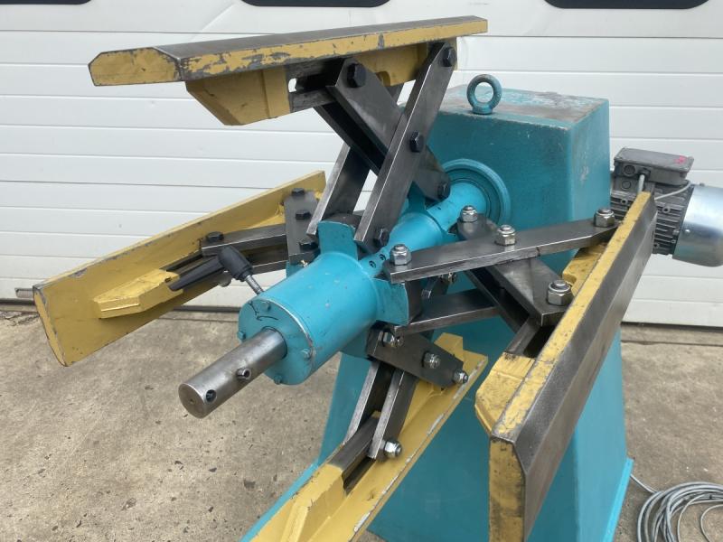 Auf- und Abwickelhaspel für Coilmaterial bis 1500 kg