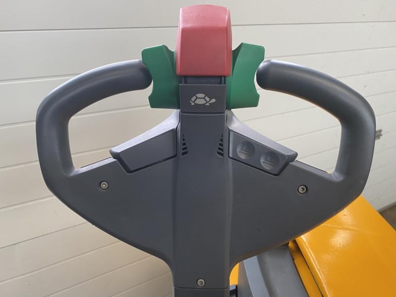 Elektro-Gehstapler, Niederflurhubwagen, Ameise, Deichselstapler