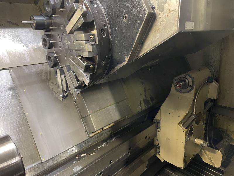 CNC Drehmaschine mit angetriebenen Werkzeugen und Y-Achse,  CNC-Steuerung FANUC Series 18i-TB