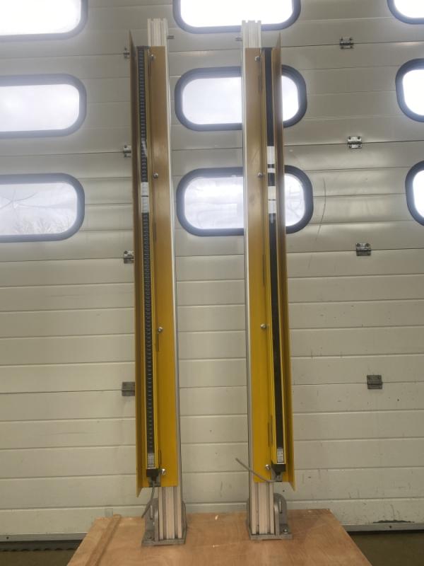 Mehrstrahl- Sicherheits- Lichtschranke, 1 Sender + 1 Empfänger + 2 Reflektoren