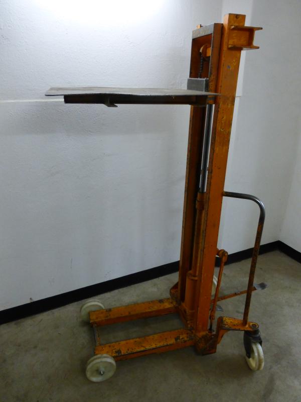 Hubtisch - Werkzeugwagen, Werkzeugheber, Werkstattheber, Traglast max. 600 kg