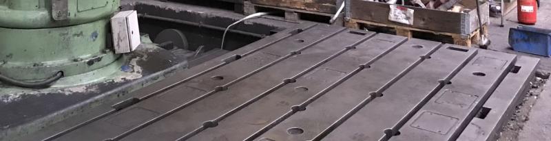 Plattenfeld, Aufspannplatte mit T-Nuten 8000 x 2100 mm, 2-teilig