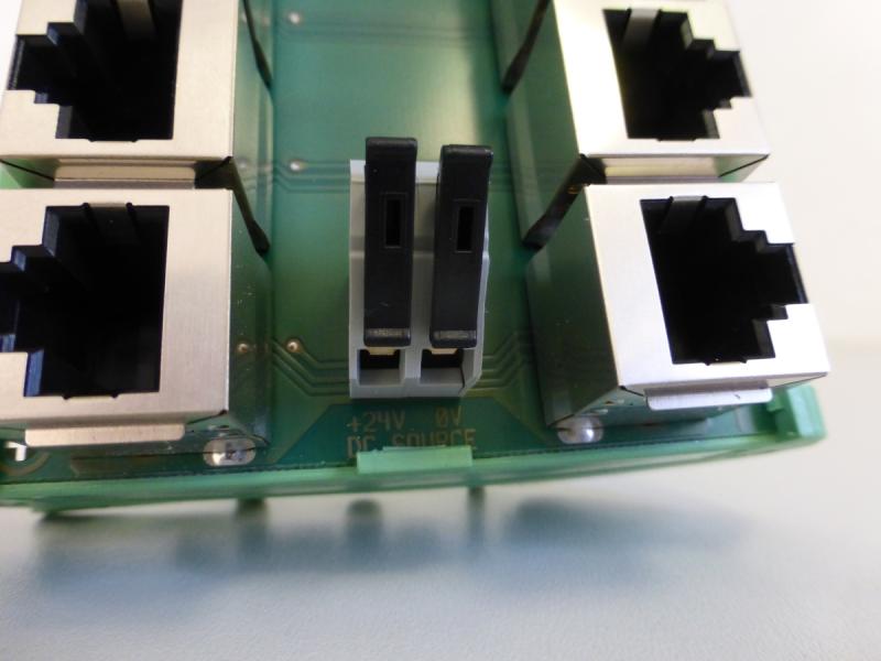 Equinox Device Server, Patch Panel für Hutschienenmontage, Seriell auf Ethernet Device Server