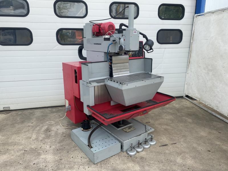 Univ. NC Werkzeugfräsmaschine mit Heidenhain TNC 124