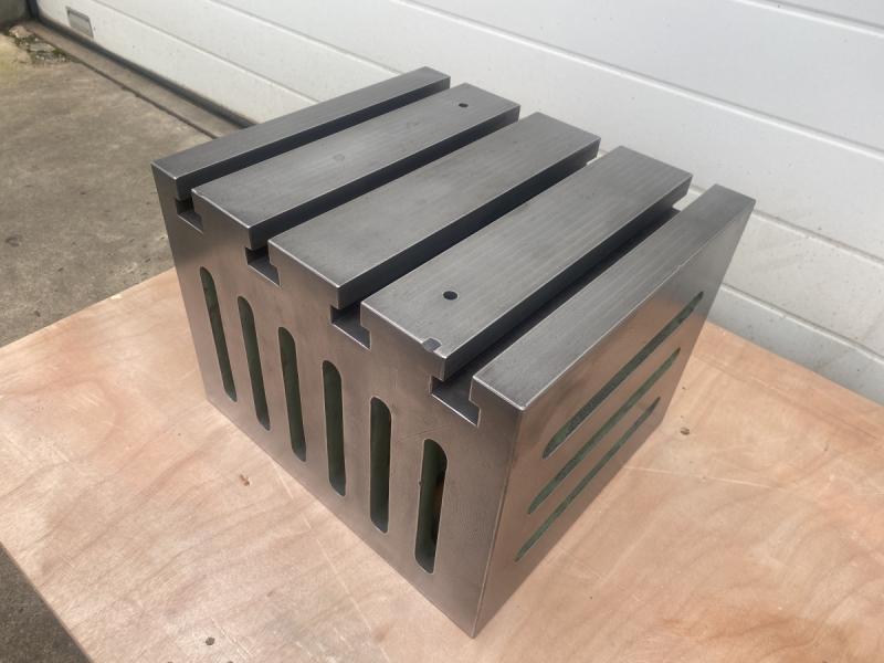 Aufspannwürfel, Aufspannklotz mit T-Nuten aus Grauguß