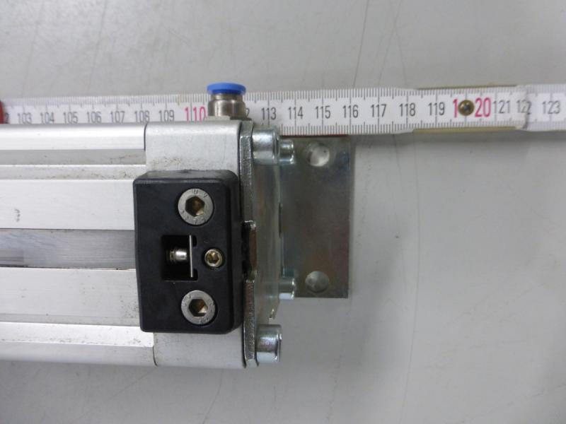 Linearantrieb, kolbenstangenloser Pneumatikzylinder
