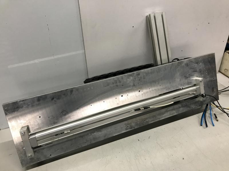 Linearantrieb, kolbenstangenloser Pneumatikzylinder Linearführung Linearantrieb, kolbenstangenloser Pneumatikzylinder Linearführung