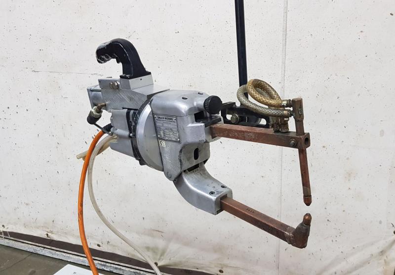 Punktschweißzange mit Steuerung DALEX RS 17 und Balancer