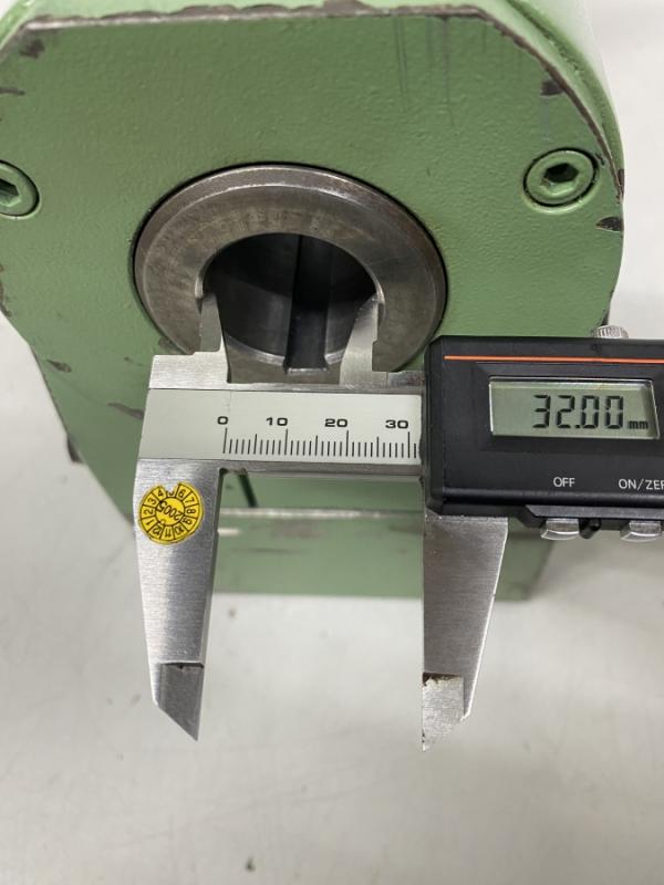 Gegenlager zum Horizontalfräsen, Lagerbock mit Stützlager für lange Fräsdorne, Horizontalbarbeitung