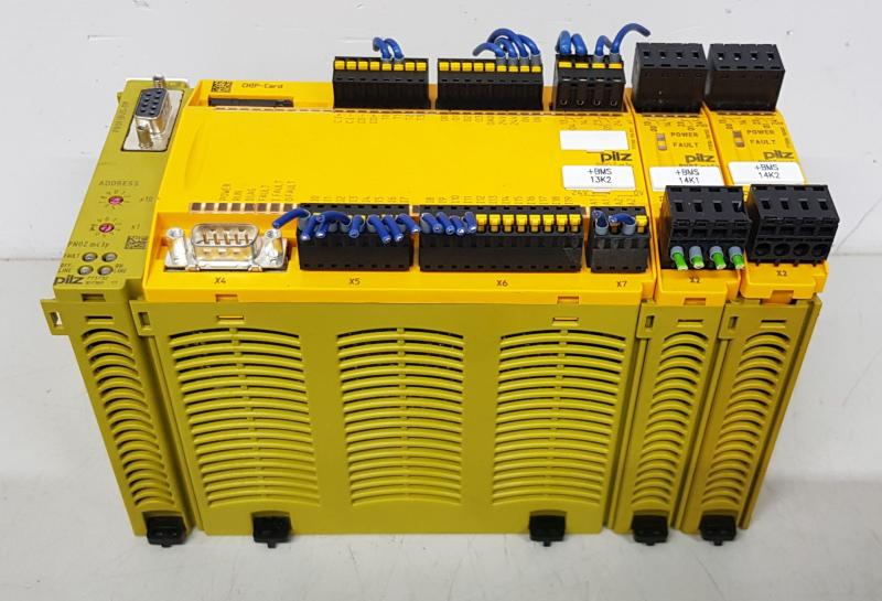 Konfigurierbare sichere Kleinsteuerung, Basisgerät mit Erweiterungen und Profibus Modul