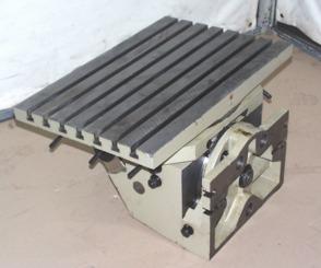 Universal Schwenk- Kipp- Drehtisch, Aufspanntisch von einer Fräsmaschine