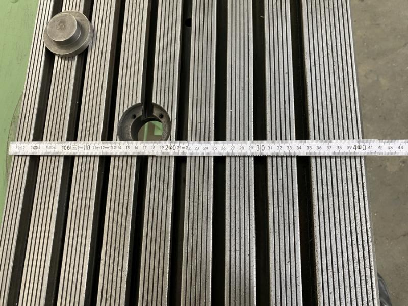 Aufspanntisch mit T-Nuten, Aufspannplatte, Maschinentisch, Tischplatte von einer MAHO MH 600