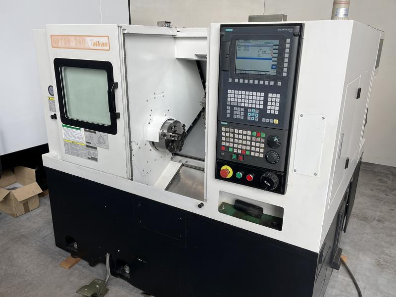Neuwertige CNC Futter-Drehmaschine mit SIEMENS Sinumerik 828 D Basic