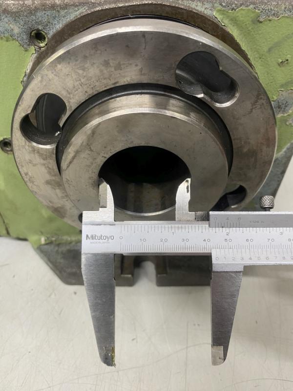 Motorisch angetriebener Teilapparat und Rundtisch auch als Takttisch mit 15° Indexrastung