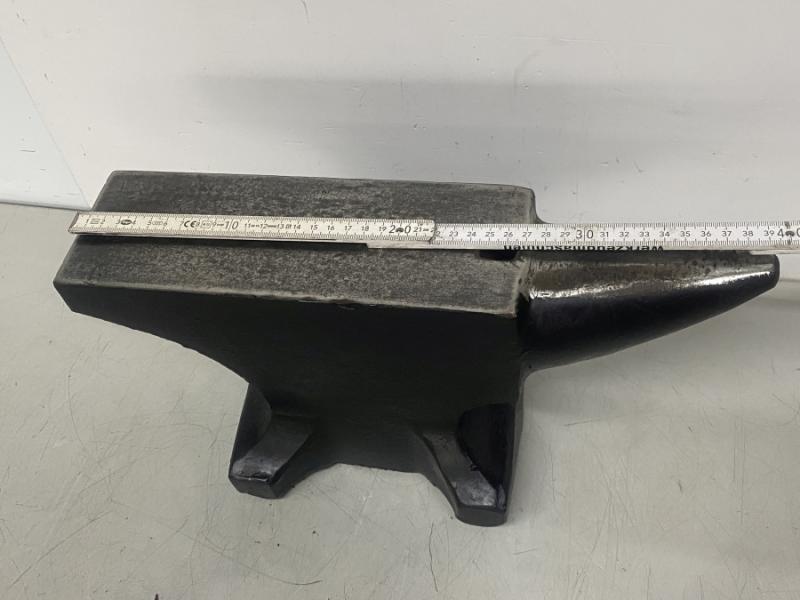 Amboss mit Rund- und Rechteckhorn Einheitsamboss, Böhmische Form