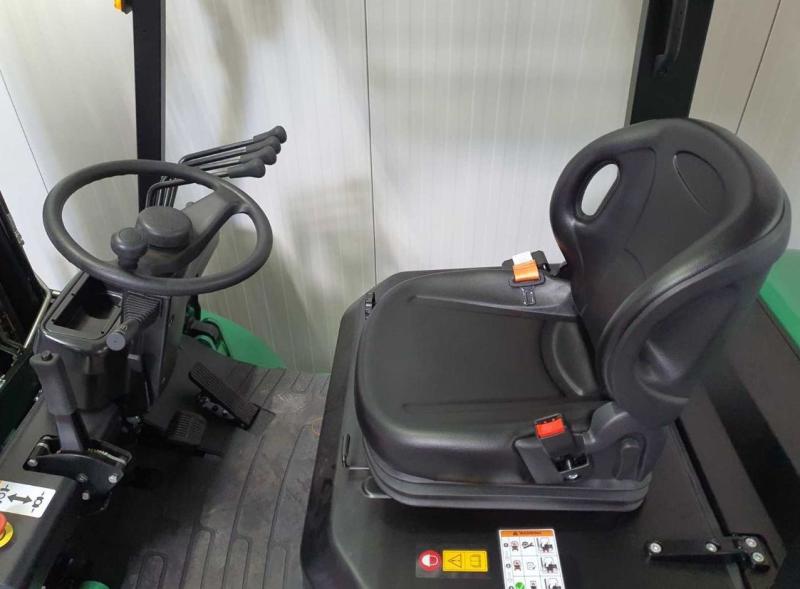 Neuer Elektro Gabelstapler, Triplex 4800 mm mit Freihub und Seitenschieber