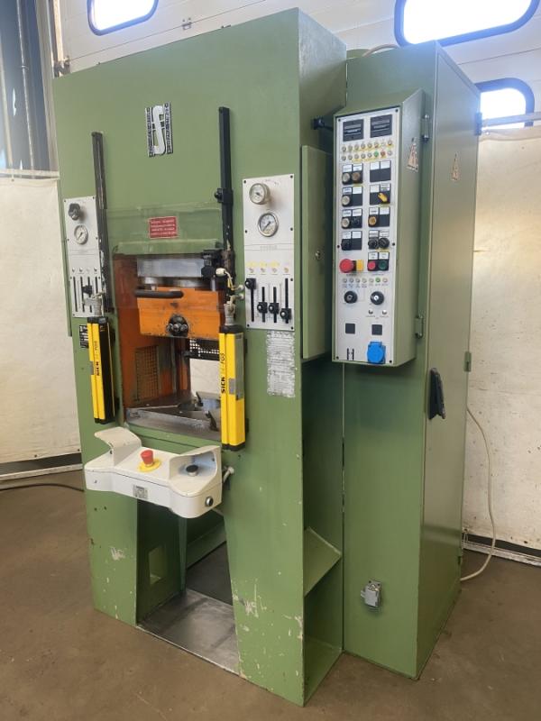 Doppelständer - Hydraulikpresse mit verstellbaren Festanschlag