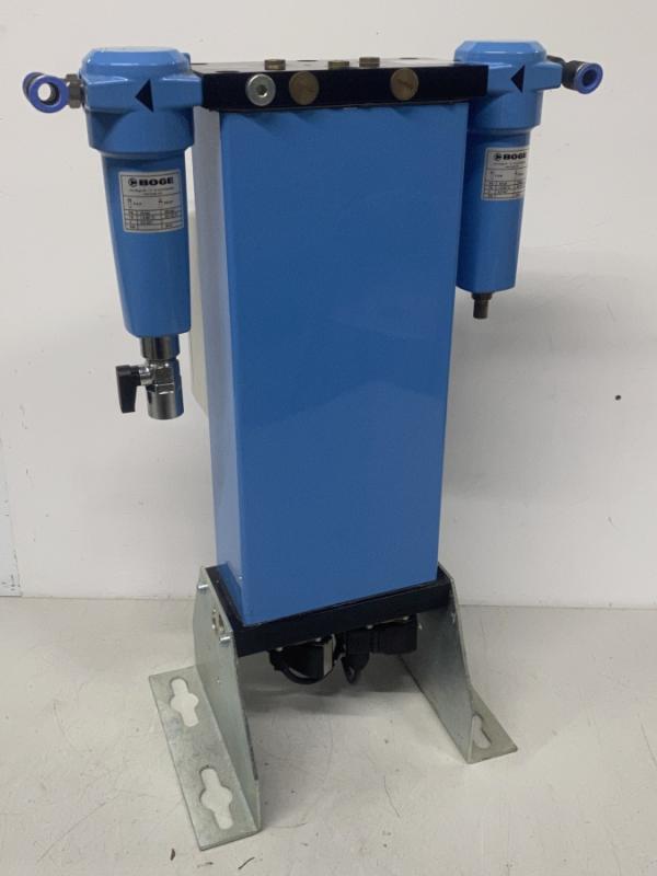 Druckluft - Adsorptionstrockner, Aktivkohleadsorber mit Nachfilter, Drucklufttrockner