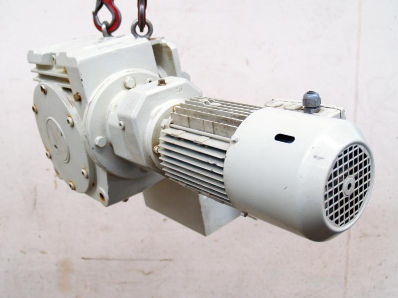 Getriebemotor mit Bremse, Elektromotor mit Bremse