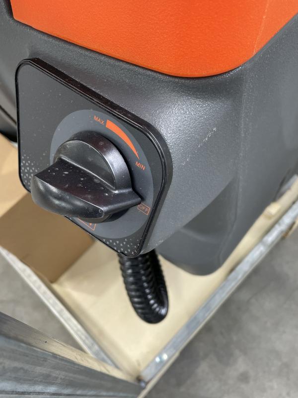 Neue Scheuersaugmaschine, Bodenreinigungsmaschine