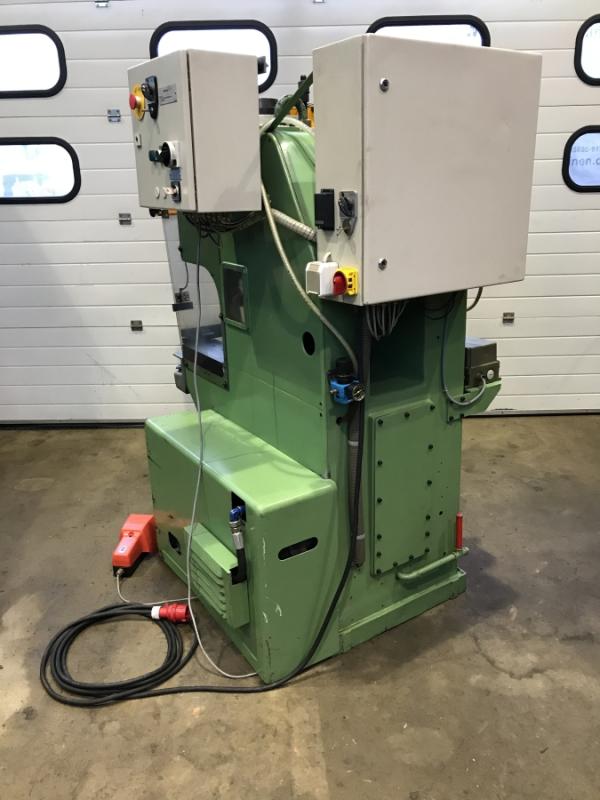 Einständer Kniehebelpresse