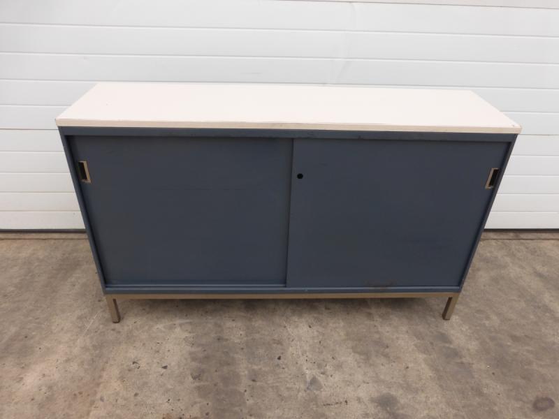Metallschrank mit 2 Schiebetüren Blechschrank