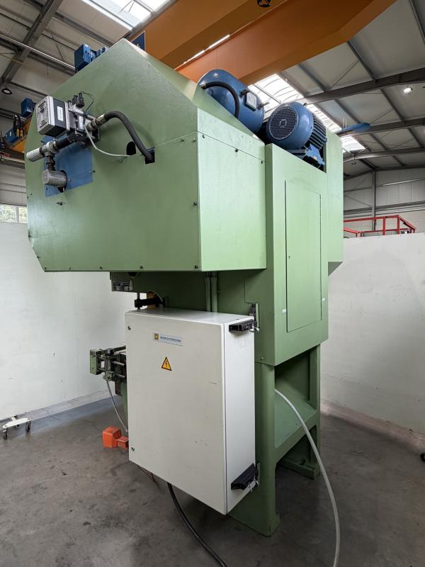 Einständer Exzenterpresse