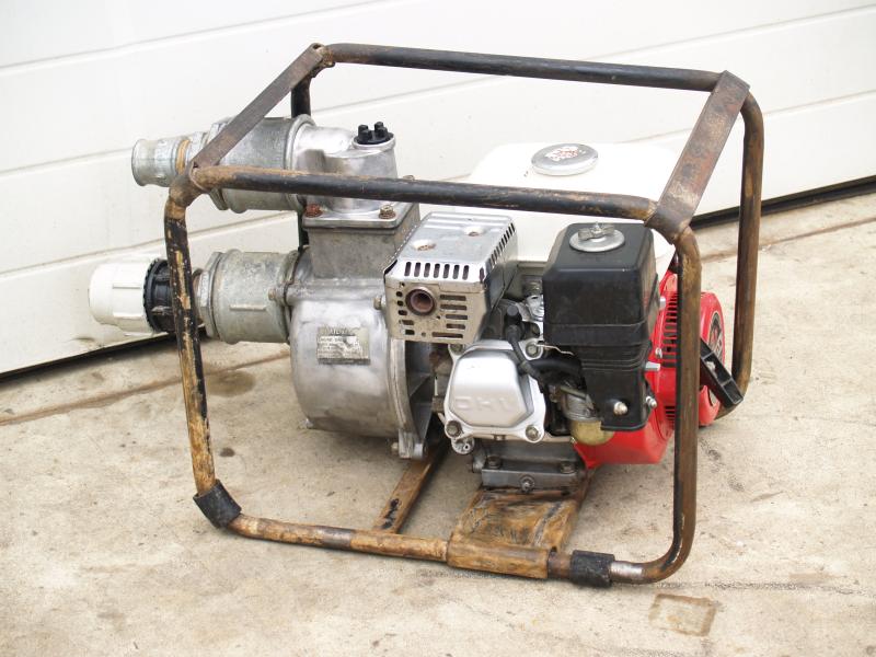 Wasserpumpe mit Benzinmotor