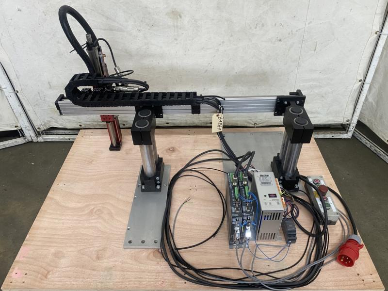 2 Achs Linearführung mit Linearmotoren - Slide Arm Pick and Place mit Linearführungen für Automation