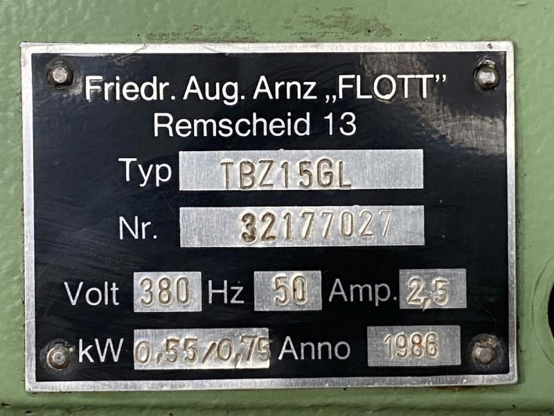Bohrmaschine und Gewindeschneidmaschine mit Leitpatronen