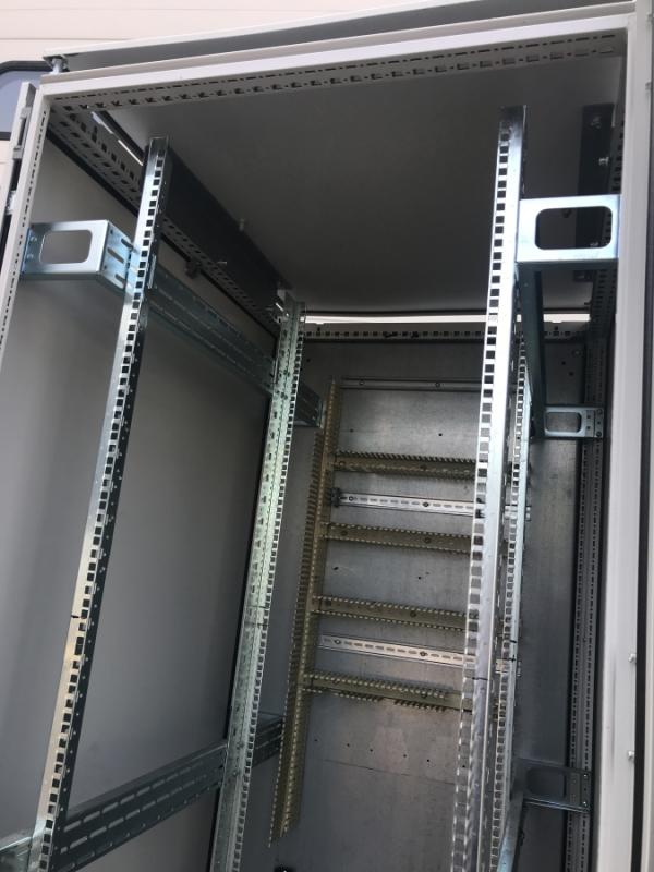 Serverschrank, Serverrack, Netzwerkschrank, PC-Schrank Schaltschrank, Steuerschrank