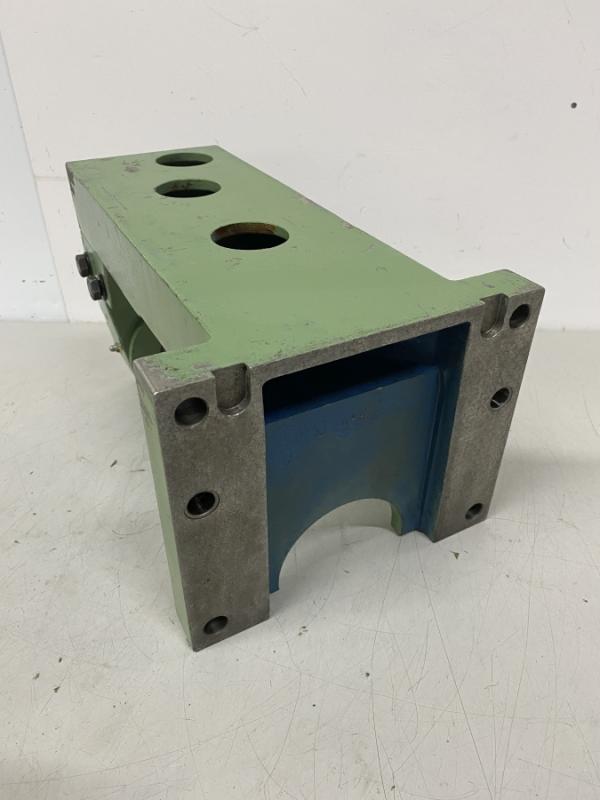 Gegenlager zum Horizontalfräsen, Lagerbock mit Stützlager für lange Fräsdorne, Horizontalbarbeitung