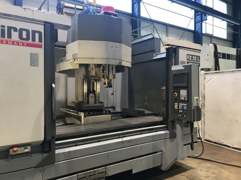 CNC Vertikal Bearbeitungszentrum