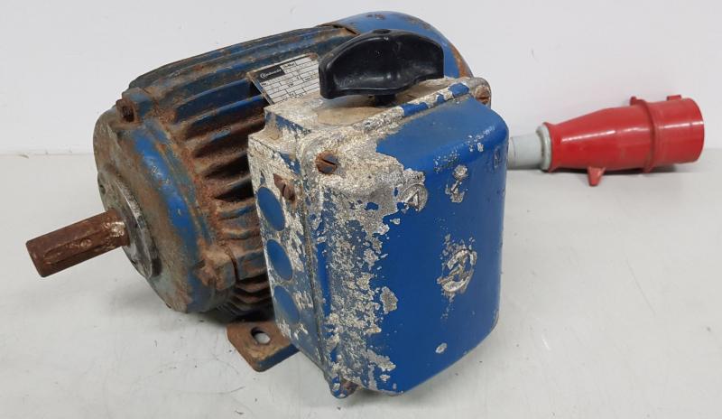 Drehstrom Elektromotor 2,2 kW (B3) mit Stern-Dreieck Schalter