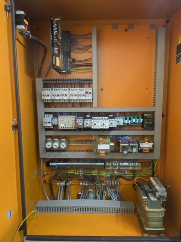 Werkzeugfräsmaschine mit CNC Steuerung Heidenhain TNC 124 Werkzeugfräsmaschine mit CNC Steuerung Heidenhain TNC 124